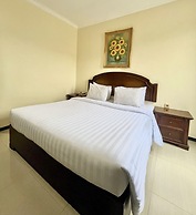 Tuwuh Hotel at Kayutangan