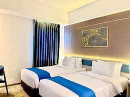 LYNN Hotel Tuban