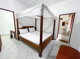 Diani Campsite & Cottages