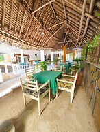 Diani Campsite & Cottages
