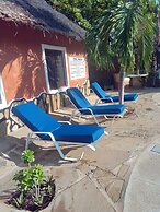 Diani Campsite & Cottages