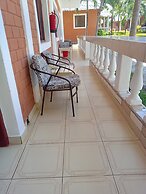 Diani Campsite & Cottages