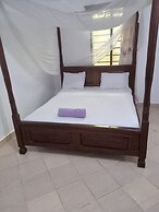 Diani Campsite & Cottages