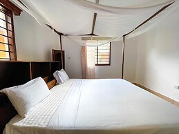 Diani Campsite & Cottages