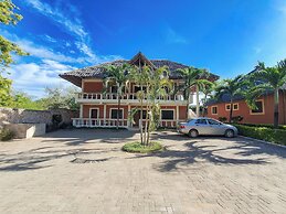 Diani Campsite & Cottages