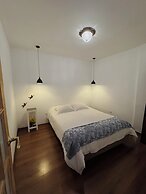 TRAVELER'S HOUSE