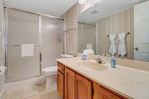 21420 Bay Village Dr 218