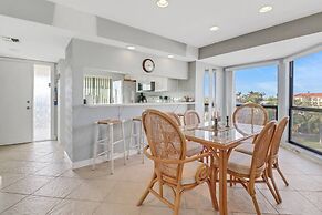 21420 Bay Village Dr 218