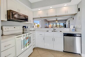 21420 Bay Village Dr 218