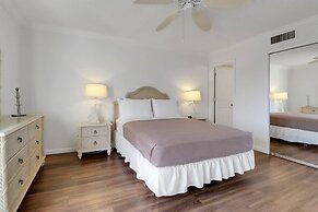 21400 Bay Village Dr 204