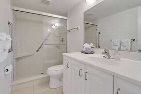 21400 Bay Village Dr 204