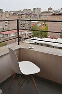 Chic 1BR Cascade Views and Near Opera
