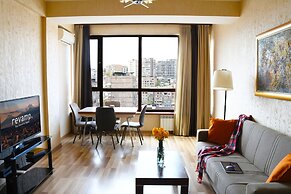 Chic 1BR Cascade Views and Near Opera