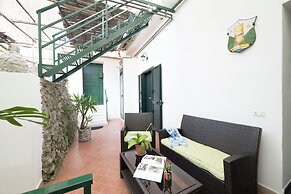 Dint' a Torre Bed & Breakfast