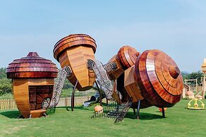 HENTIQUE RESORT TIANMU LAKE