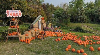 HENTIQUE RESORT TIANMU LAKE