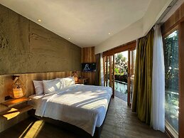 Villa 4-BR Klub Bunga No. 10 Batu Malang