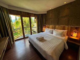 Villa 4-BR Klub Bunga No. 10 Batu Malang