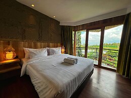 Villa 4-BR Klub Bunga No. 10 Batu Malang