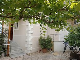 Magic Ionian Apartments & Rooms