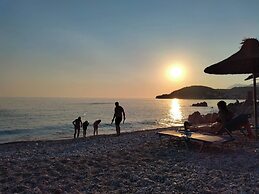 Magic Ionian Apartments & Rooms