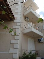 Magic Ionian Apartments & Rooms