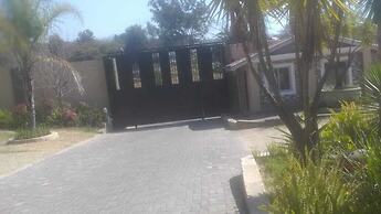 Afropolitan Guest Lodge