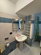 Cosy Studio With Terrace Near Florenc