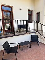 Cosy Studio With Terrace Near Florenc