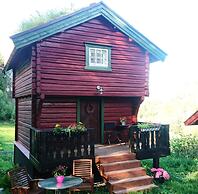 Cozy Cabin Retreat in Scenic Valley, E6 South of Trondheim
