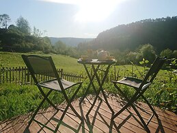Cozy Cabin Retreat in Scenic Valley, E6 South of Trondheim