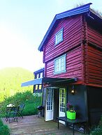 Cozy Cabin Retreat in Scenic Valley, E6 South of Trondheim