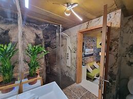 Room-discover Magical Calheta