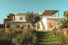 Birds of Paradise - Boutique surf lodge