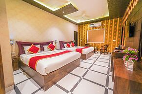 Shiv Rudraksh Resort - Near Assi Ghat