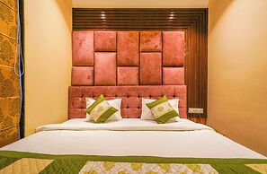 Shiv Rudraksh Resort - Near Assi Ghat