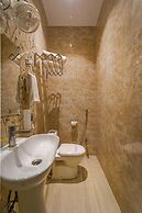 Shiv Rudraksh Resort - Near Assi Ghat