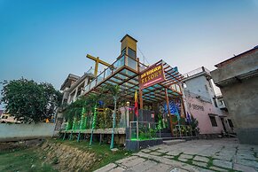 Shiv Rudraksh Resort - Near Assi Ghat