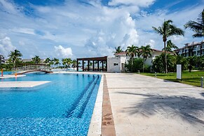 Mareazul 2 Bedroom Condo