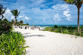 Mareazul 2 Bedroom Condo