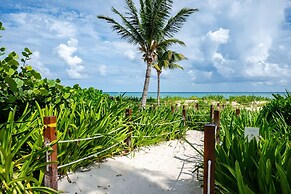 Mareazul 2 Bedroom Condo