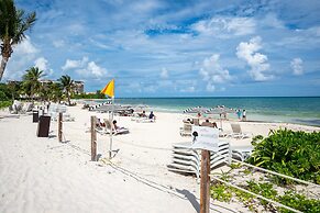 Mareazul 2 Bedroom Condo