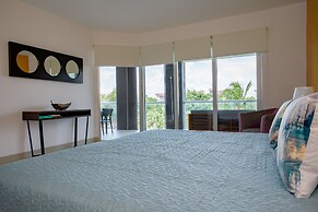 Mareazul 2 Bedroom Condo
