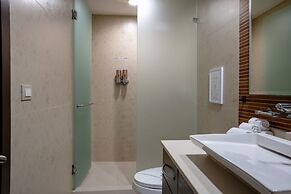 Mareazul 2 Bedroom Condo