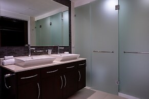 Mareazul 2 Bedroom Condo