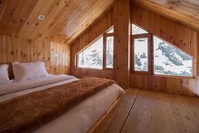 Crystal Mountain Jibhi