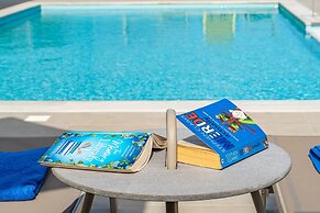 Villa Niki With Swimming Pool