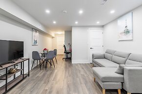 GLOBALSTAY Modern Basement In DT Toronto