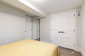 GLOBALSTAY Modern Basement In DT Toronto