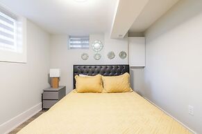 GLOBALSTAY Modern Basement In DT Toronto